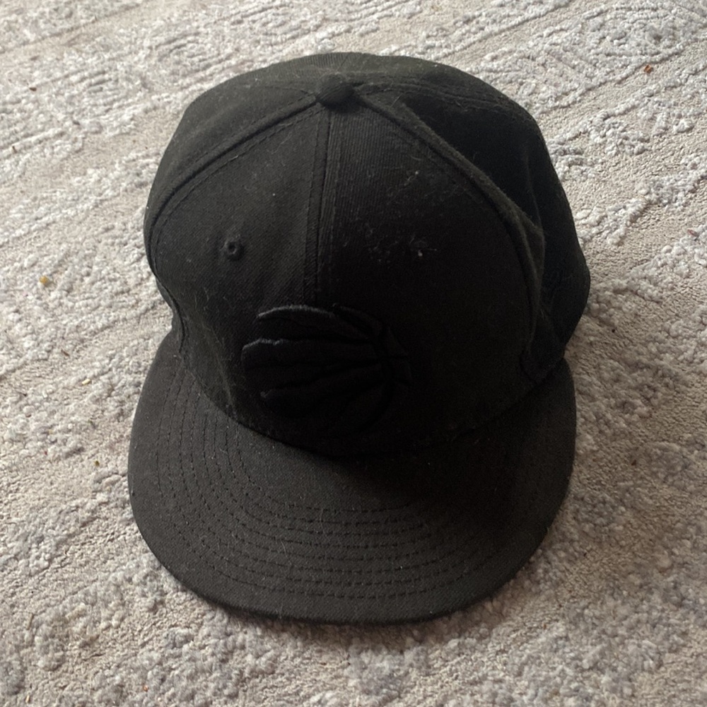 Toronto Raptors hat - Picture 3 of 3